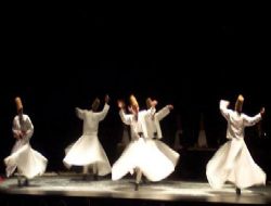 Mevlana konferansları devam ediyor 